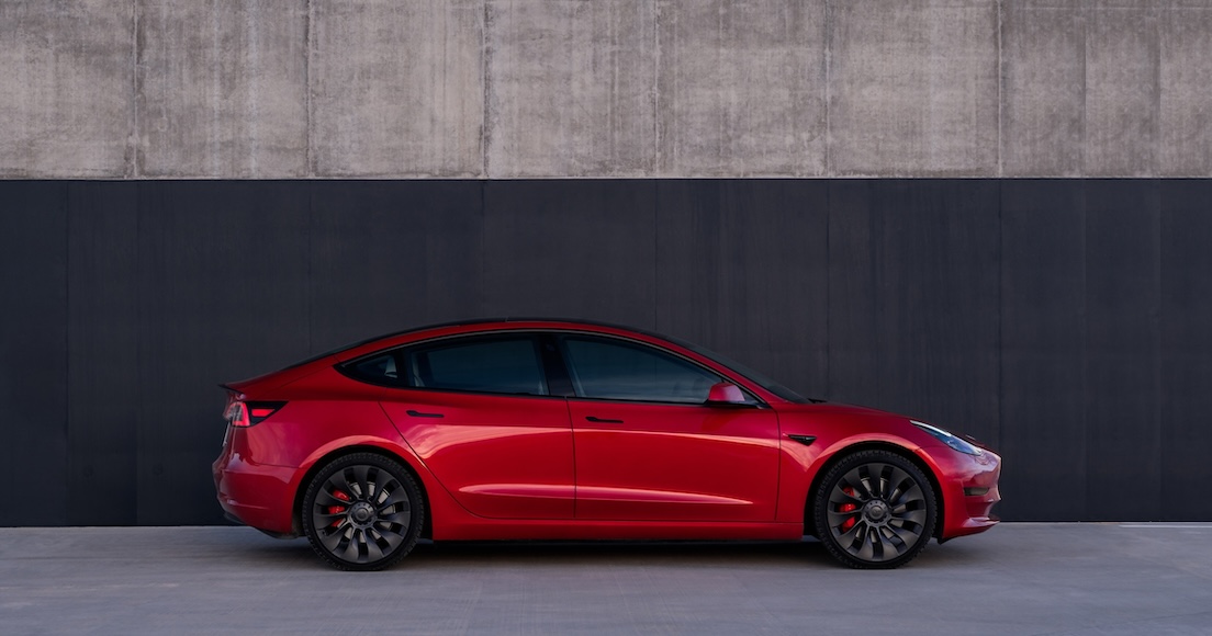 red model 3 performance